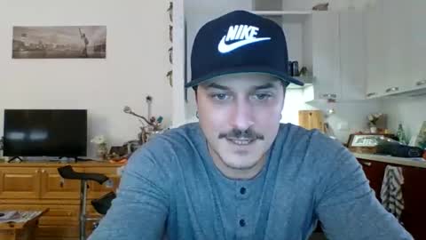 Snapshot of matteushh87 chatting on February 17, 8:52 am matteushh87 online show from February 17, 8:52 am