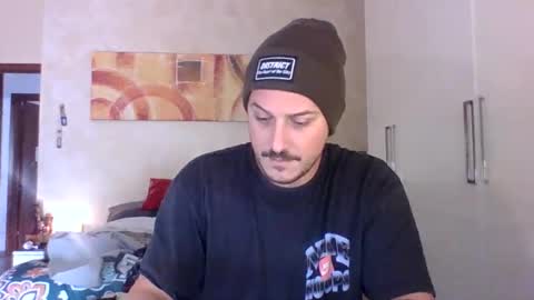 Snapshot of matteushh87 chatting on November 7, 9:09 am matteushh87 online show from November 7, 9:09 am