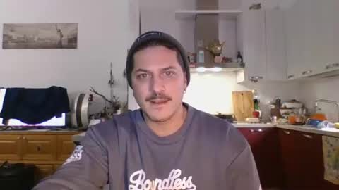 Snapshot of matteushh87 chatting on December 16, 8:08 am matteushh87 online show from December 16, 8:08 am