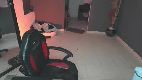 mattias     online show from March 10, 4:07 am