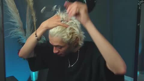 mattias     online show from September 14, 7:07 am