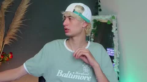 mattias     online show from October 14, 1:50 am