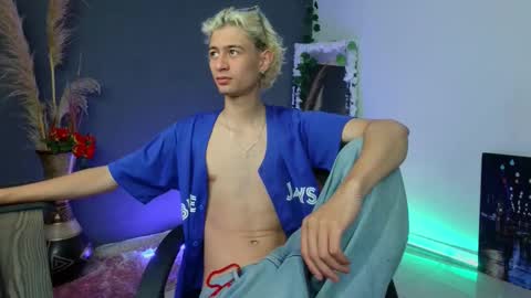 mattias     online show from October 18, 12:17 pm