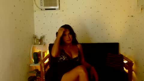 Snapshot of maturity_mommy_intown chatting on October 4, 10:35 am maturity_mommy_intown online show from October 4, 10:35 am