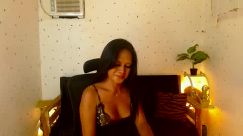 Snapshot of maturity_mommy_intown chatting on October 11, 8:57 am maturity_mommy_intown online show from October 11, 8:57 am