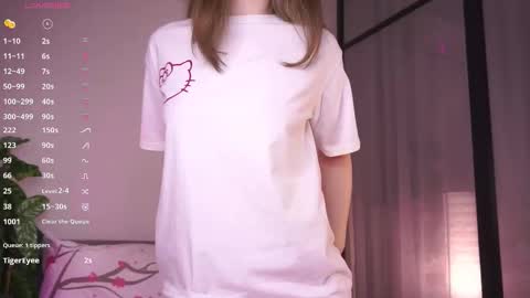 Lily online show from November 3, 4:08 pm