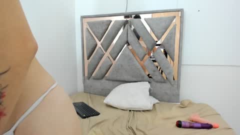 mavie_ivanova online show from February 4, 10:55 pm