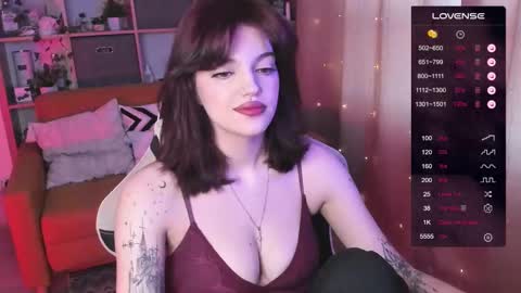 Snapshot of mavis_crystal chatting on March 8, 10:11 am Mavis online show from March 8, 10:11 am