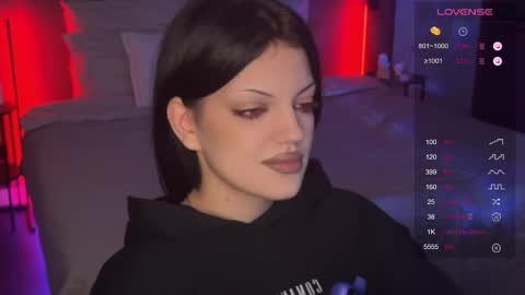 Snapshot of mavis_crystal chatting on November 24, 11:15 pm Mavis online show from November 24, 11:15 pm