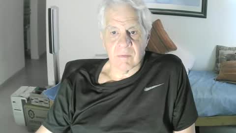 Snapshot of max_2017 chatting on January 17, 11:40 pm max_2017 online show from January 17, 11:40 pm