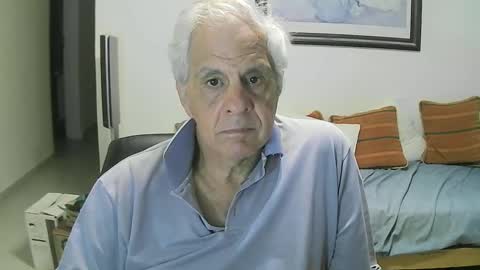 Snapshot of max_2017 chatting on February 5, 2:40 am max_2017 online show from February 5, 2:40 am