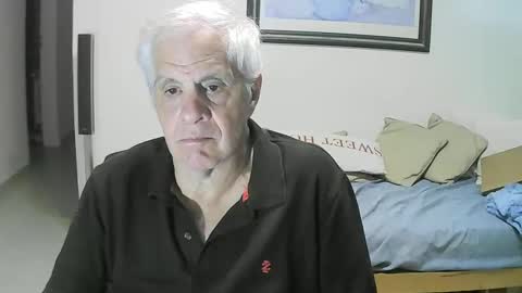 Snapshot of max_2017 chatting on October 22, 2:12 am max_2017 online show from October 22, 2:12 am