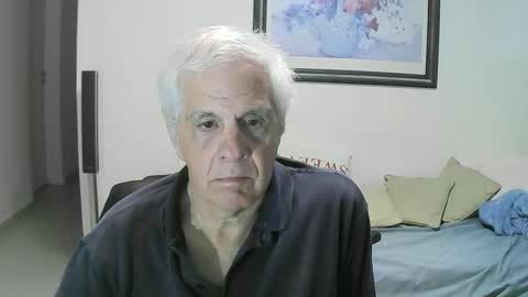 Snapshot of max_2017 chatting on October 26, 11:42 pm max_2017 online show from October 26, 11:42 pm