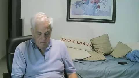 Snapshot of max_2017 chatting on October 30, 3:52 am max_2017 online show from October 30, 3:52 am