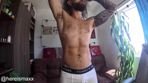 Max Follow me IGX hereismaxx online show from October 25, 4:24 pm