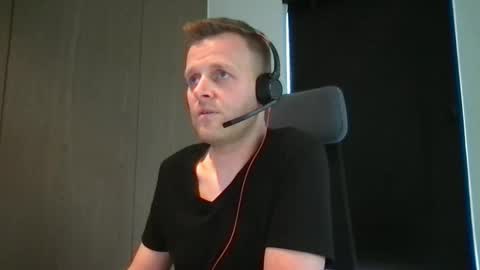 Max take off clothes online show from February 27, 1:28 pm