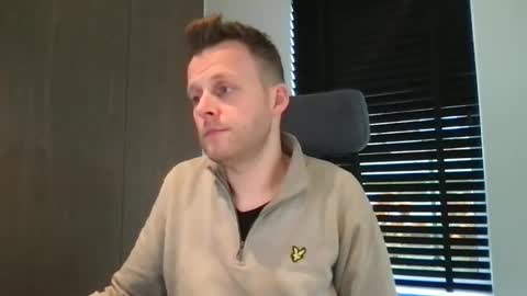 Max take off clothes online show from November 13, 11:53 am