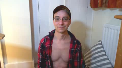 Max Davies online show from December 3, 1:21 pm