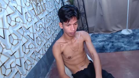 Reyn online show from February 12, 11:51 pm