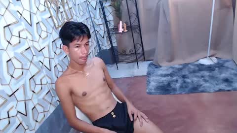 Reyn online show from February 20, 6:02 pm