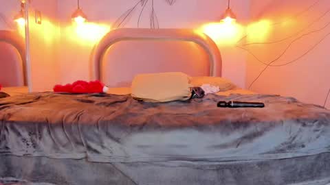 maxim online show from February 12, 9:10 am