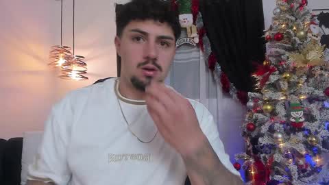 Maximo online show from December 5, 8:33 am