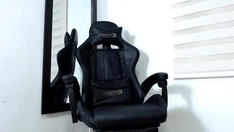 Maximo Sebastian online show from December 1, 2:05 am