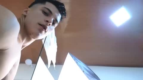 Snapshot of maximohoot chatting on January 26, 12:26 am Sebastian online show from January 26, 12:26 am