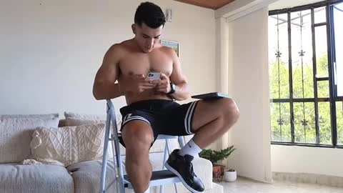 Snapshot of maximohoot chatting on January 27, 7:46 pm Sebastian online show from January 27, 7:46 pm