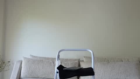 Snapshot of maximohoot chatting on February 23, 8:55 pm Sebastian online show from February 23, 8:55 pm