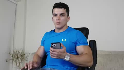 Snapshot of maximohoot chatting on March 5, 11:05 pm Sebastian online show from March 5, 11:05 pm