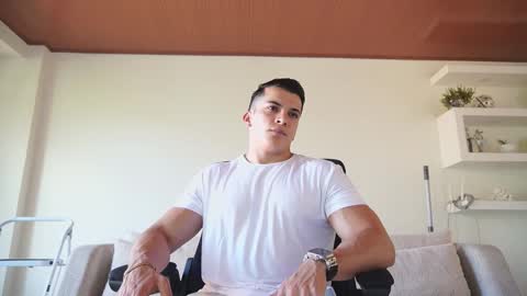 Snapshot of maximohoot chatting on October 24, 8:49 pm Sebastian online show from October 24, 8:49 pm