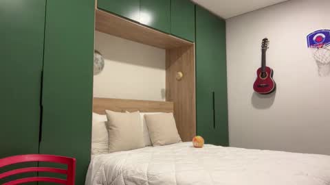 Snapshot of maximohoot chatting on November 29, 1:30 am Sebastian online show from November 29, 1:30 am