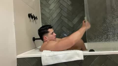 Snapshot of maximohoot chatting on December 1, 1:54 am Sebastian online show from December 1, 1:54 am