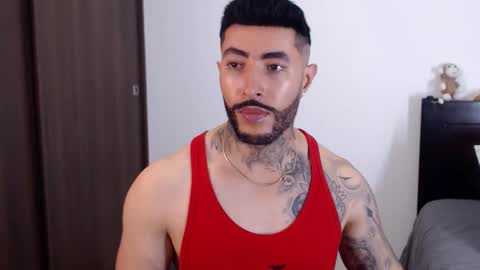 Independent Model online show from December 19, 3:51 am