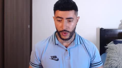 Independent Model online show from December 25, 5:58 am