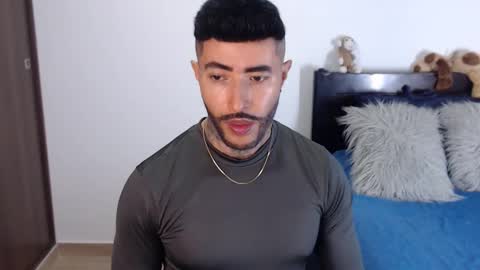 Independent Model online show from December 27, 3:42 am