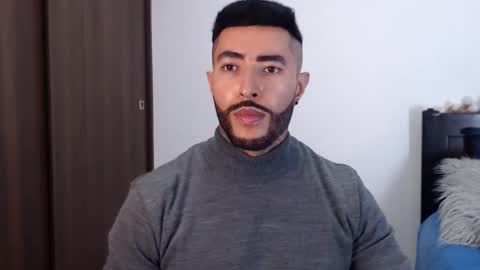 Independent Model online show from January 1, 6:15 am