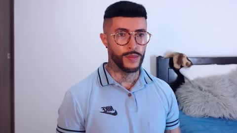 Independent Model online show from January 14, 1:47 am