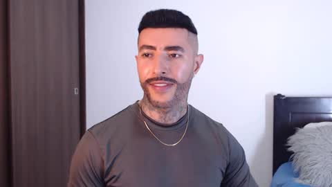 Independent Model online show from January 21, 1:50 am