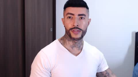 Independent Model online show from January 26, 2:03 am