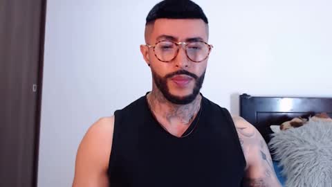 Independent Model online show from February 9, 4:14 am