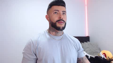 Independent Model online show from September 16, 2:12 am