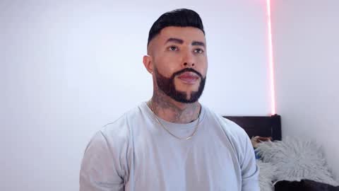 Independent Model online show from October 9, 4:32 am