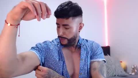 Independent Model online show from October 17, 3:53 am