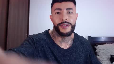 Independent Model online show from October 18, 5:32 am