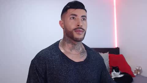 Independent Model online show from November 25, 2:22 am