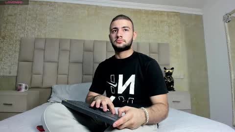 Maximus online show from November 2, 8:22 pm