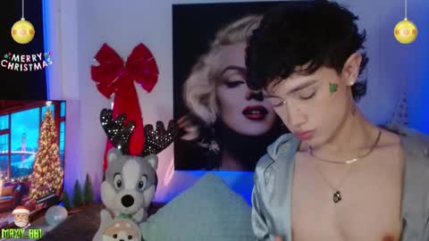 Max online show from December 4, 7:39 am