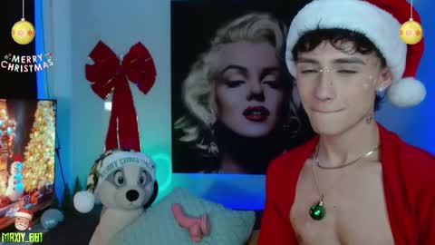 Max online show from December 21, 11:44 am